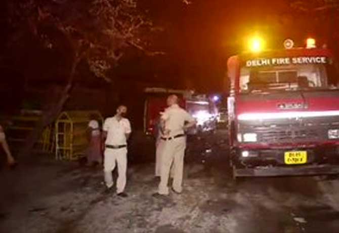 fire broke out in the slums of Tughlakabad in Delhi