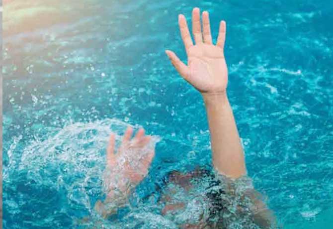 woman jumped into canal with two children at vijayawada