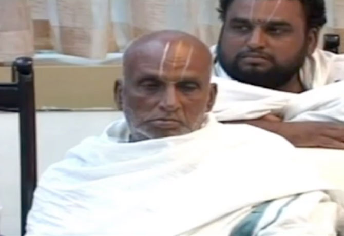 Srivari temple chief priest Srinivasamoorthy Dixit passes away
