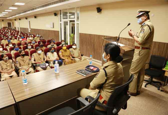 Hyderabad CP meet with women police