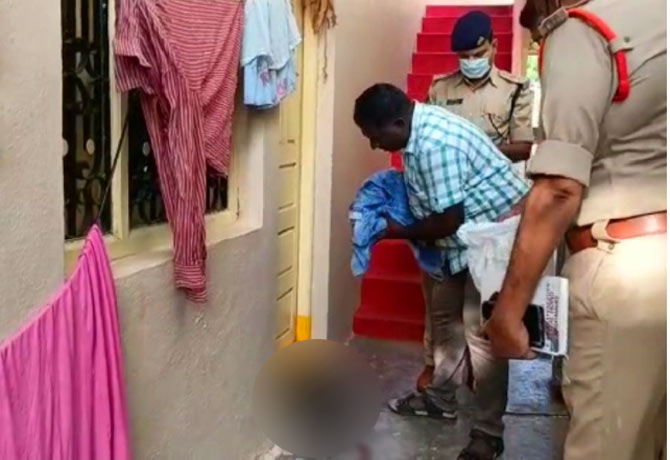 Husband Cuts Wife Head At Sangareddy District
