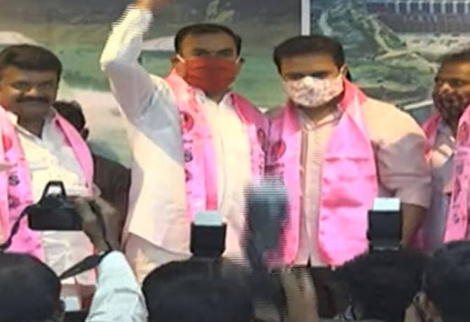 BJP Leader Ravula Sridhar Reddy Join In TRS/manatelangana.news
