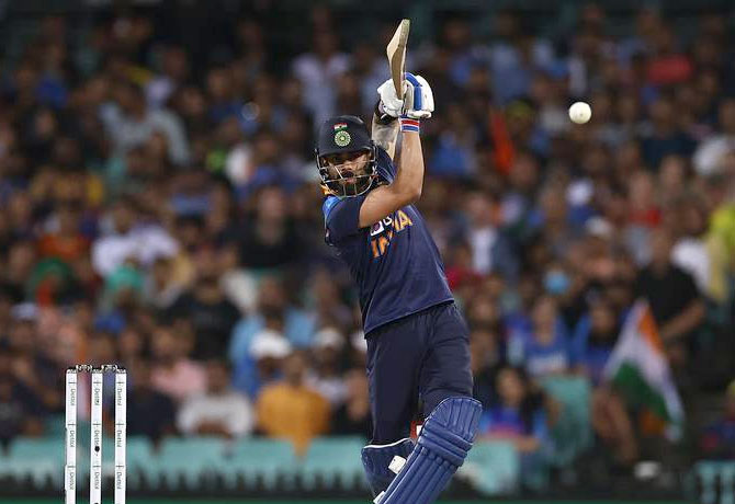 Kohli hits 50 Runs Against Aus in 3rd T20