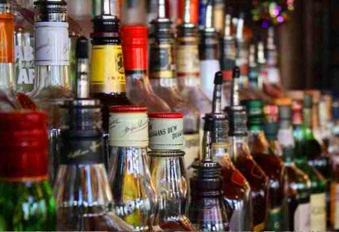 Liquor worth Rs 70000 stolen from wine shop