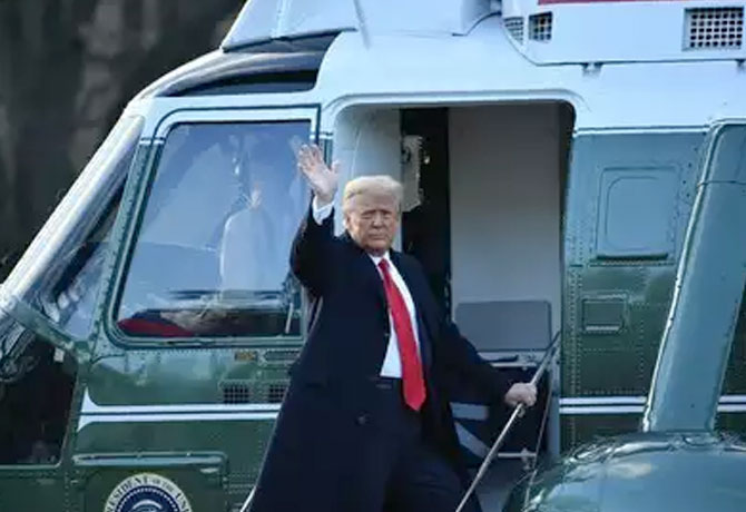  Donald Trump leaves White House