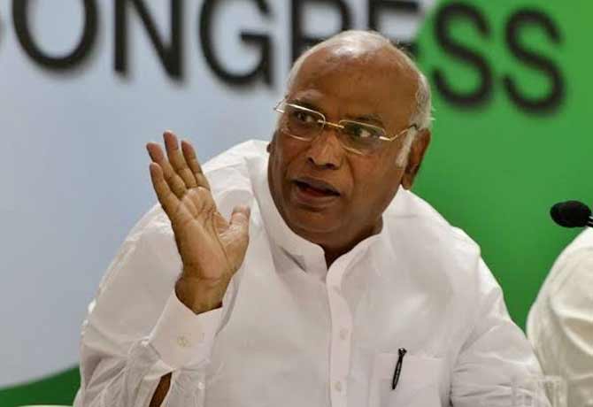 Kharge to replace Ghulam Nabi Azad in Rajya Sabha