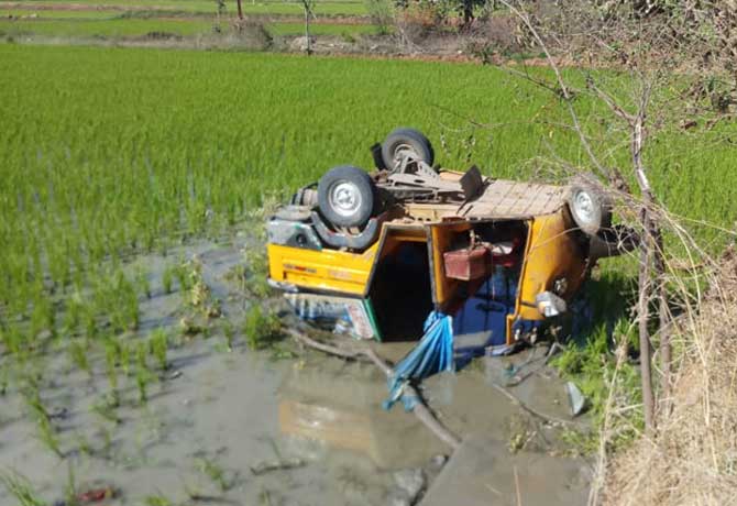 18 Members injured in Auto roll over incident