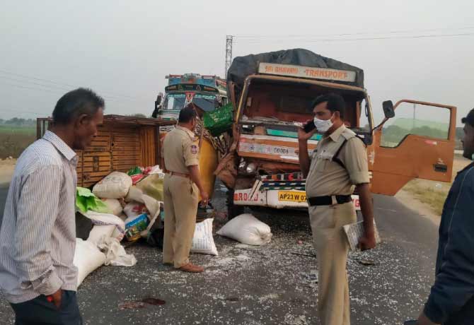 one killed in auto-dcm collision at sangareddy