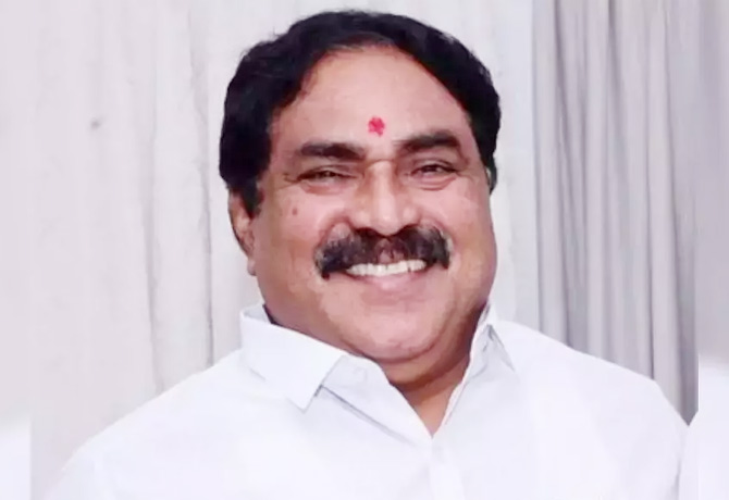 Errabelli inspects the warangal urban collectorate