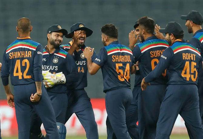 India win by 7 runs in 3rd ODI against England