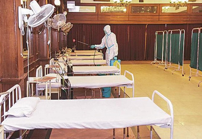 Lawyers request Kejriwal to reserve beds for Judges