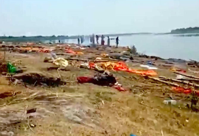 150 dead bodies dumped in Ganga River in Bihar