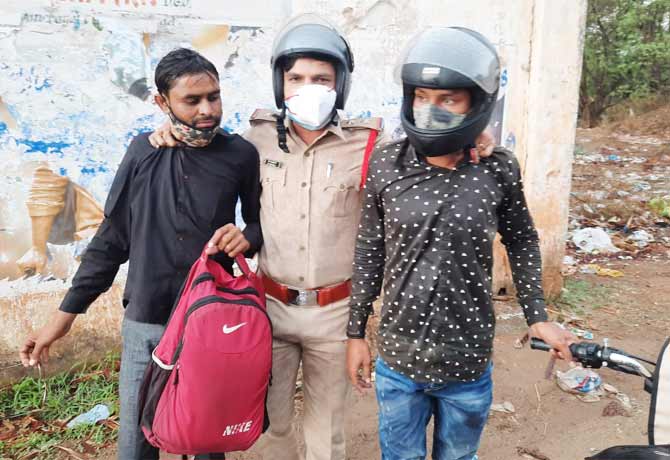 Two Robbers arrested by Police