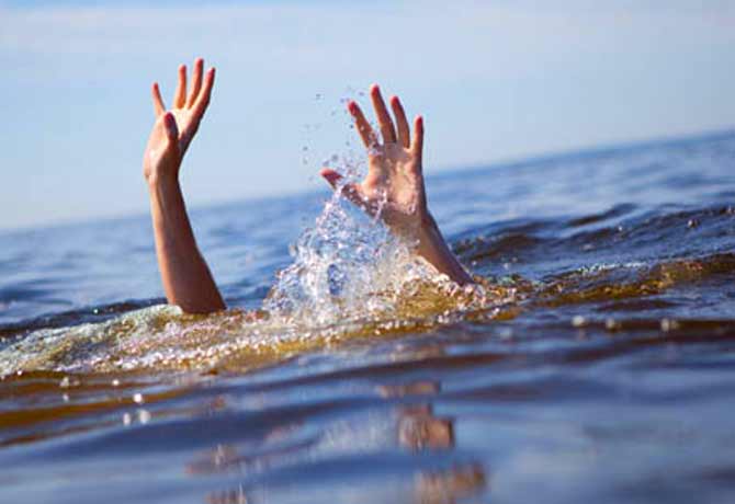 Mother commits suicide along with two children in khammam