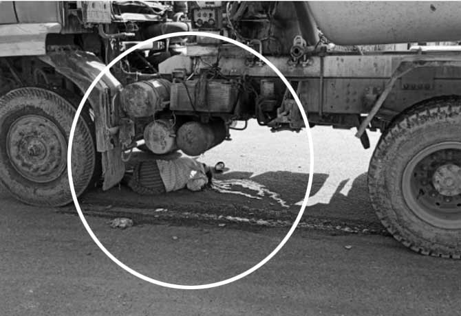 one killed in road accident at rajanna sircilla