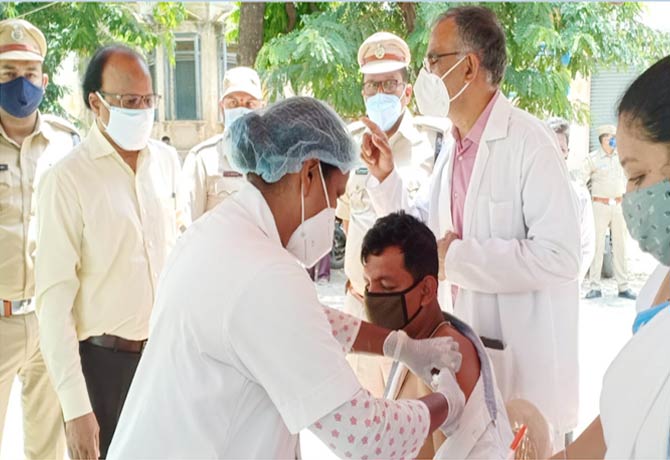 Auto driver Vaccination special drive Continuing