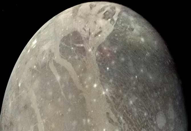 Astronomers Detect Water Vapor on Jupiter's Moon