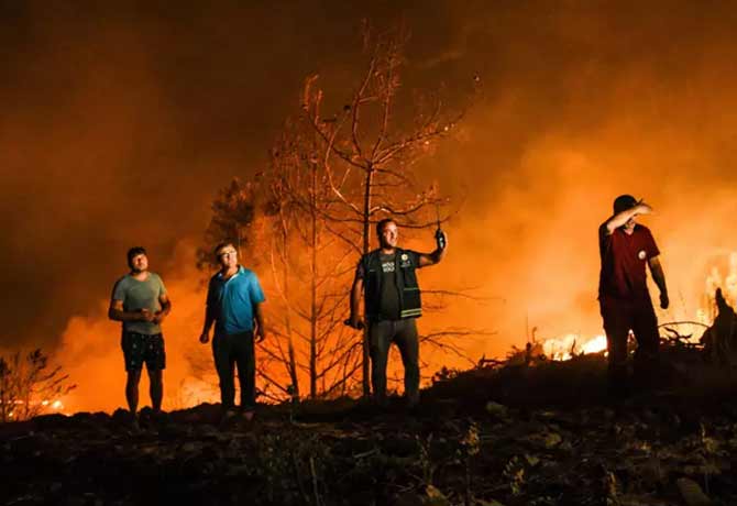 fires in turkish forests 20 villages evacuated