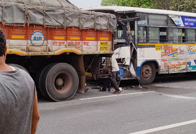RTC Bus hits Lorry in Wanaparthy District