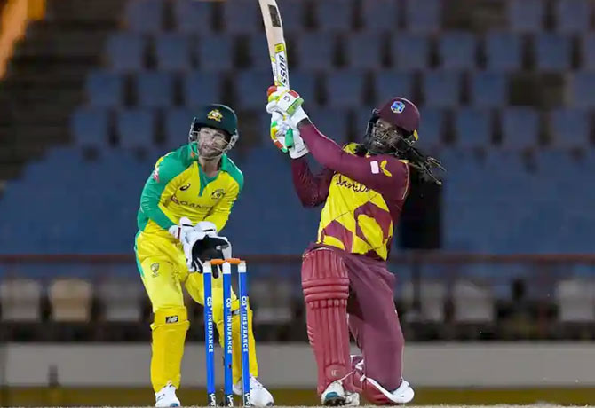 Chris Gayle reach 14000 Runs in T20