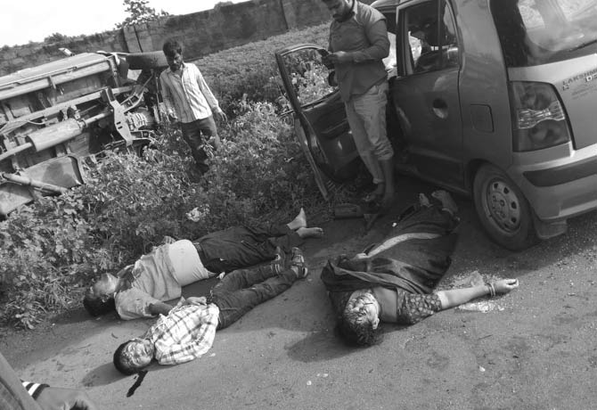 Three Members dead in road accident in Vikarabad