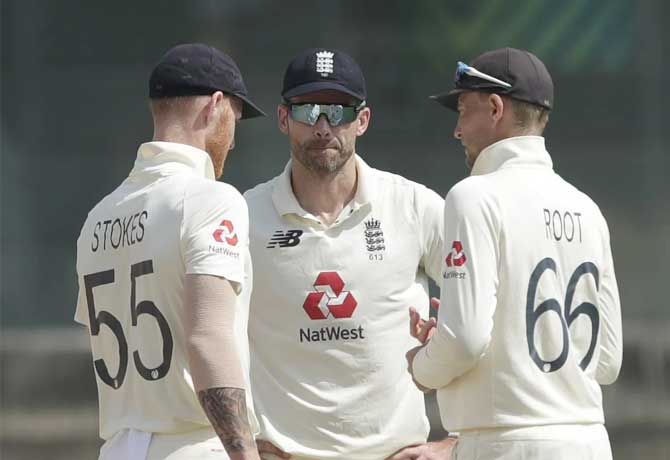 Ex cricketers slams England's team for defeated by India
