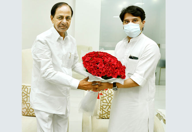 Minister Scindia meets CM KCR on Saturday