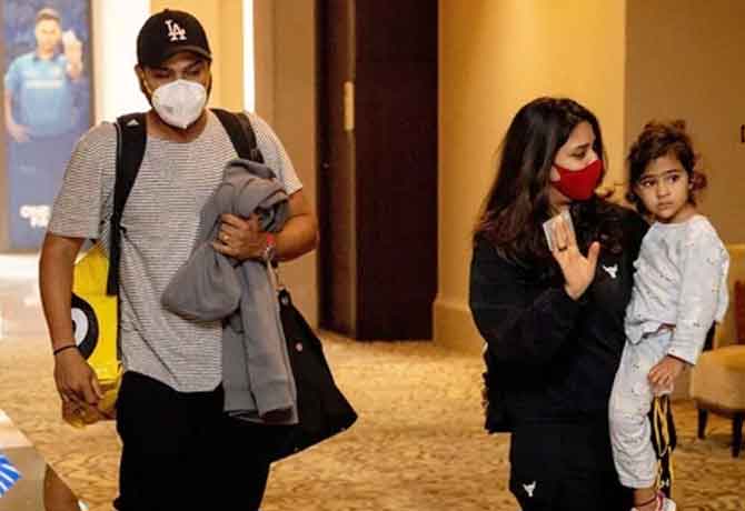 IPL Players Fly out from England to UAE