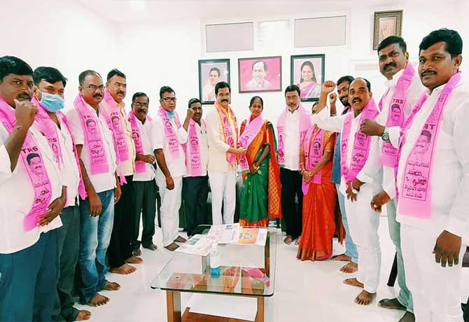 Lakkora MPTC joined in TRS Party