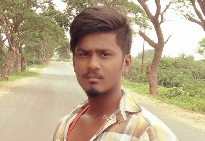 Young man commit suicide in Mothkur