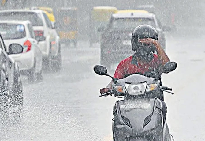 Heavy rains in Telangana due to low pressure
