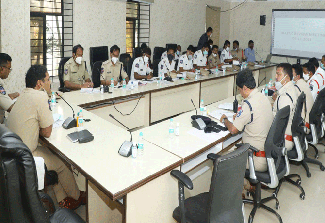 Cyberabad CP Stephen Ravindra review on traffic‌