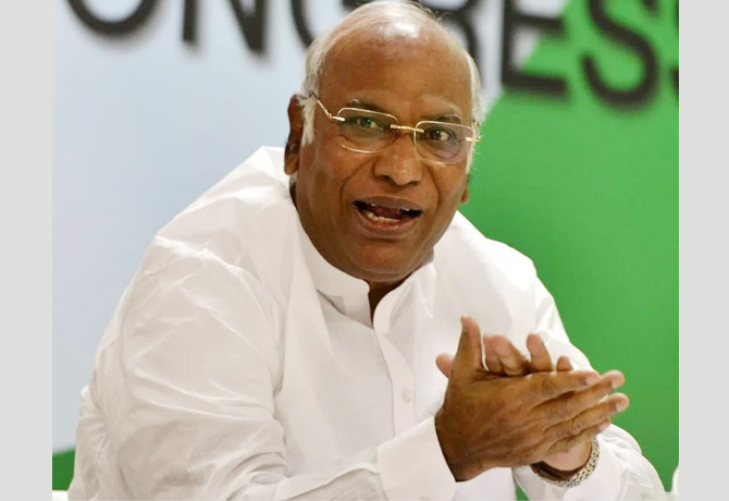 To strengthen the Congress party:Kharge