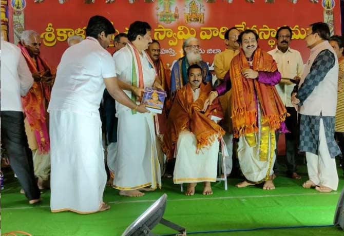 felicitation to Kishan in Srikalahasti