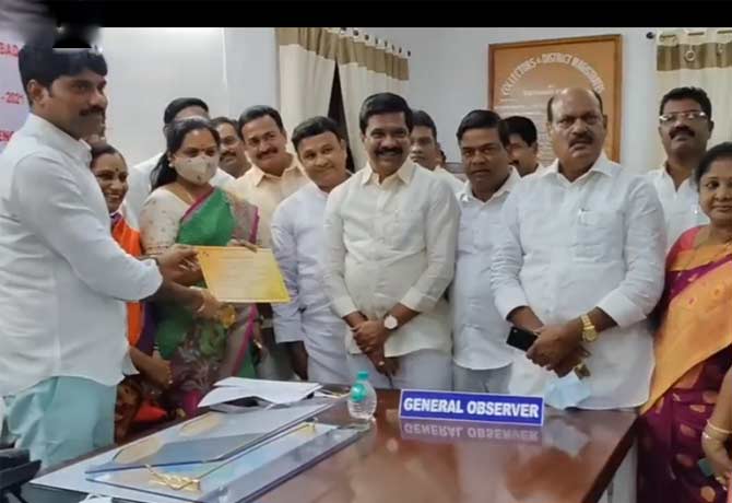 Kavitha unanimously elected in Local body MLC elections