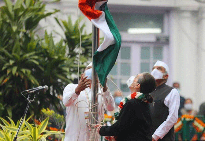 Congress party flag falls