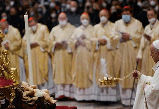 Italy Pope celebrates Christmas as Covid surges