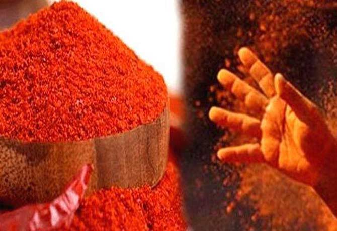 Accused attack on police with chilli powder