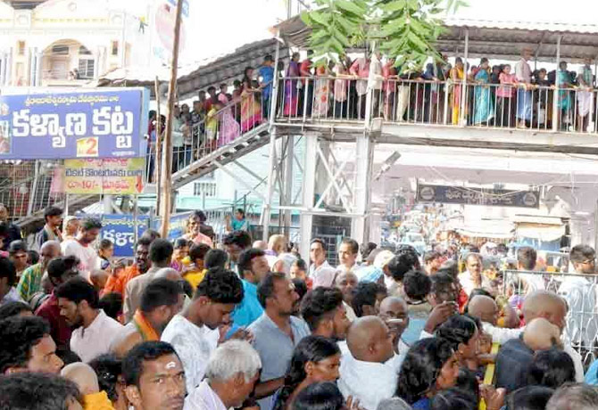 Huge devotees visit Rajanna Temple