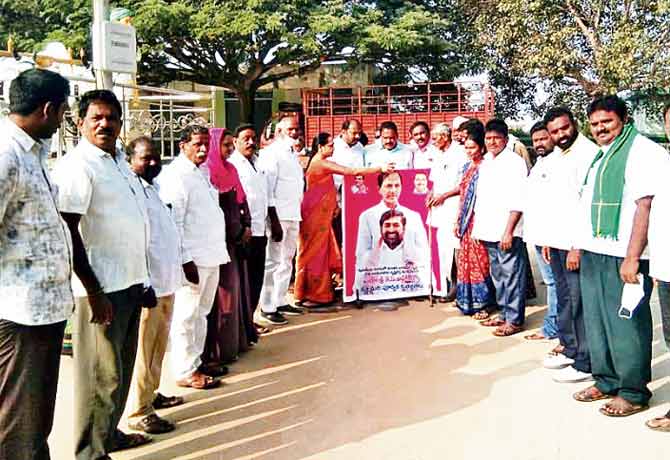 TRS Workers praise to CM KCR