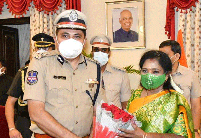 Rachakonda CP met Governor Tamilisai Soundararajan