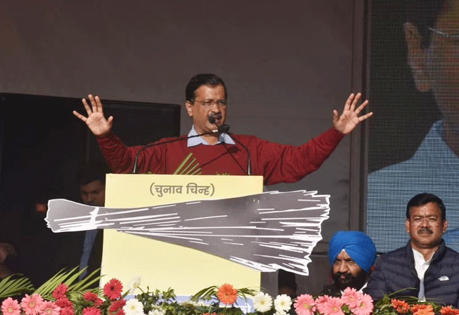 Arvind Kejriwal promises to pay Rs 1 cr to families