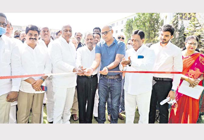Dhoni cricket academy opened in Hyderabad