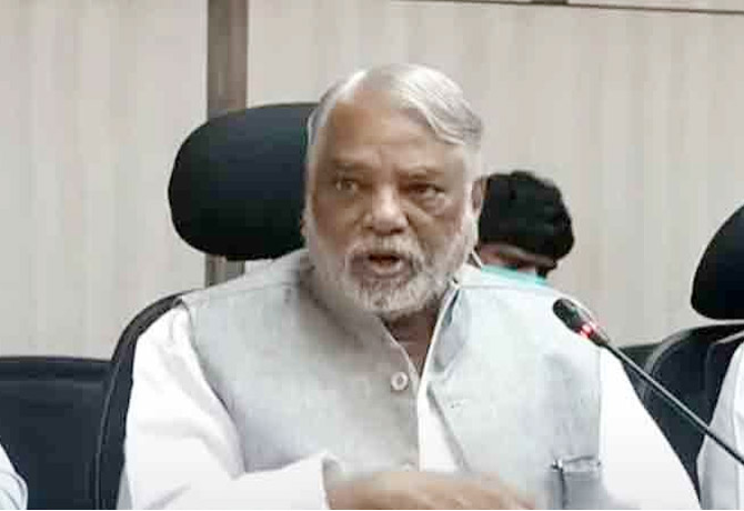 TRS MPs fires over Modi's remarks on formation of Telangana