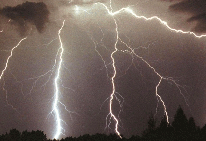 770 km megaflash sets new lightning record