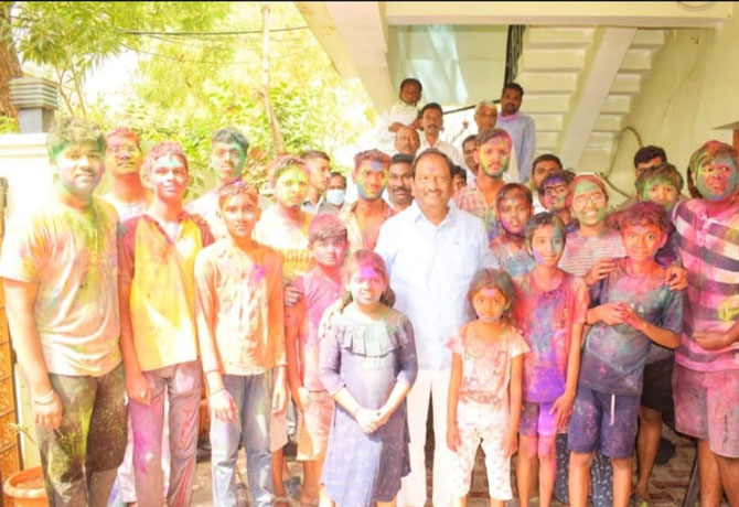 Minister Koppula Eshwar Holi Celebration With Children