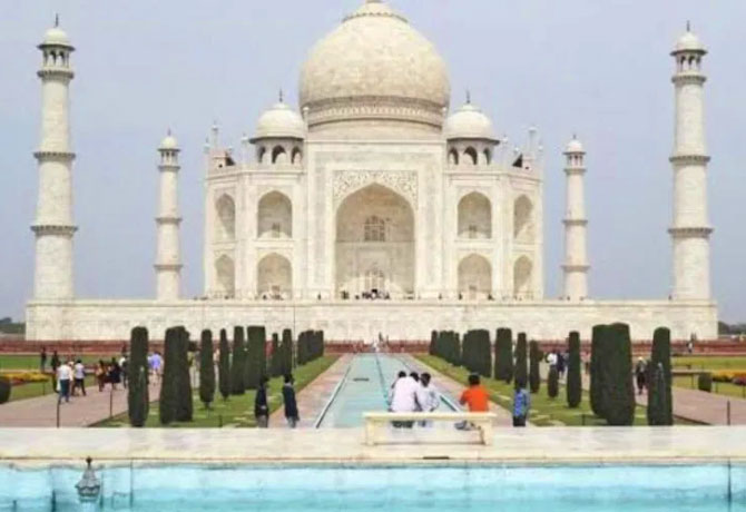 Massive corruption in management of Taj Mahal