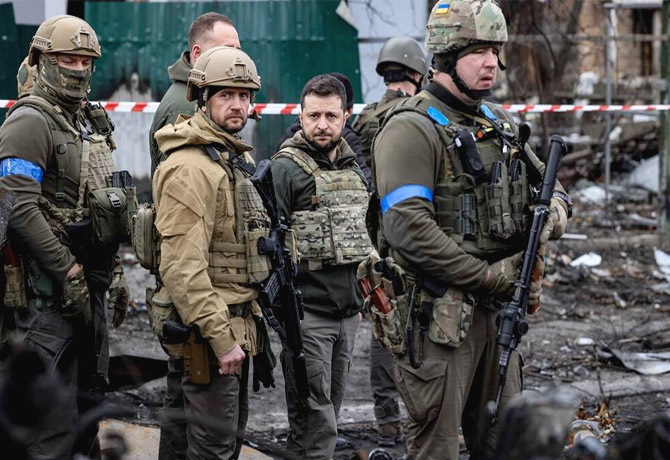 Zelensky visits Bucha near Kyiv on April 4