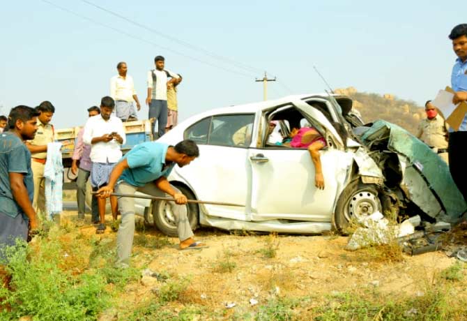 4 Killed in Car Accident in Nagarkurnool