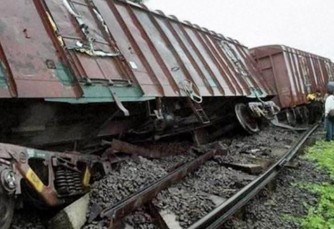 Goods train carrying coal derails in Uttar Pradesh